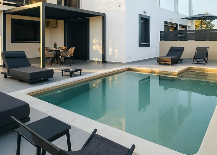 Aventine - Luxury Residences With Private Pools 아파트 Kalithies