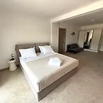 Aventine - Luxury Residences With Private Pools *