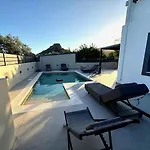 Aventine - Luxury Residences With Private Pools * Kalithies