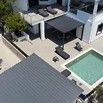 Aventine - Luxury Residences With Private Pools Kalithies