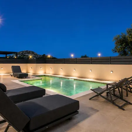 Aventine - Luxury Residences With Private Pools * Kalithies