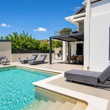 Aventine - Luxury Residences With Private Pools Apartament