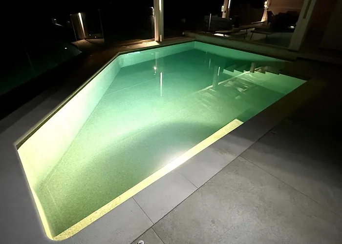 Aventine - Luxury Residences With Private Pools Daire