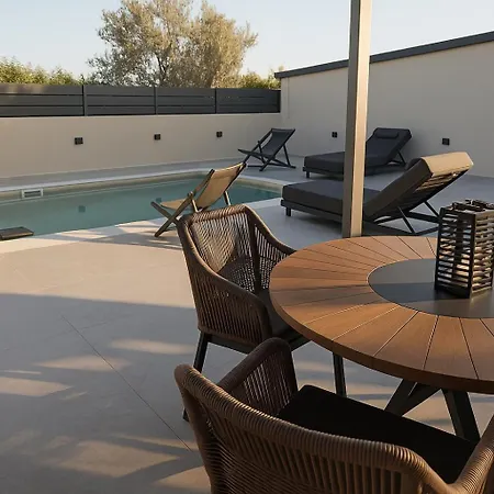 Aventine - Luxury Residences With Private Pools Kalithies