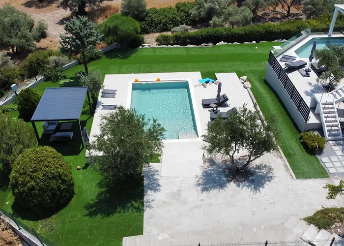 Aventine - Luxury Residences With Private Pools 公寓 *